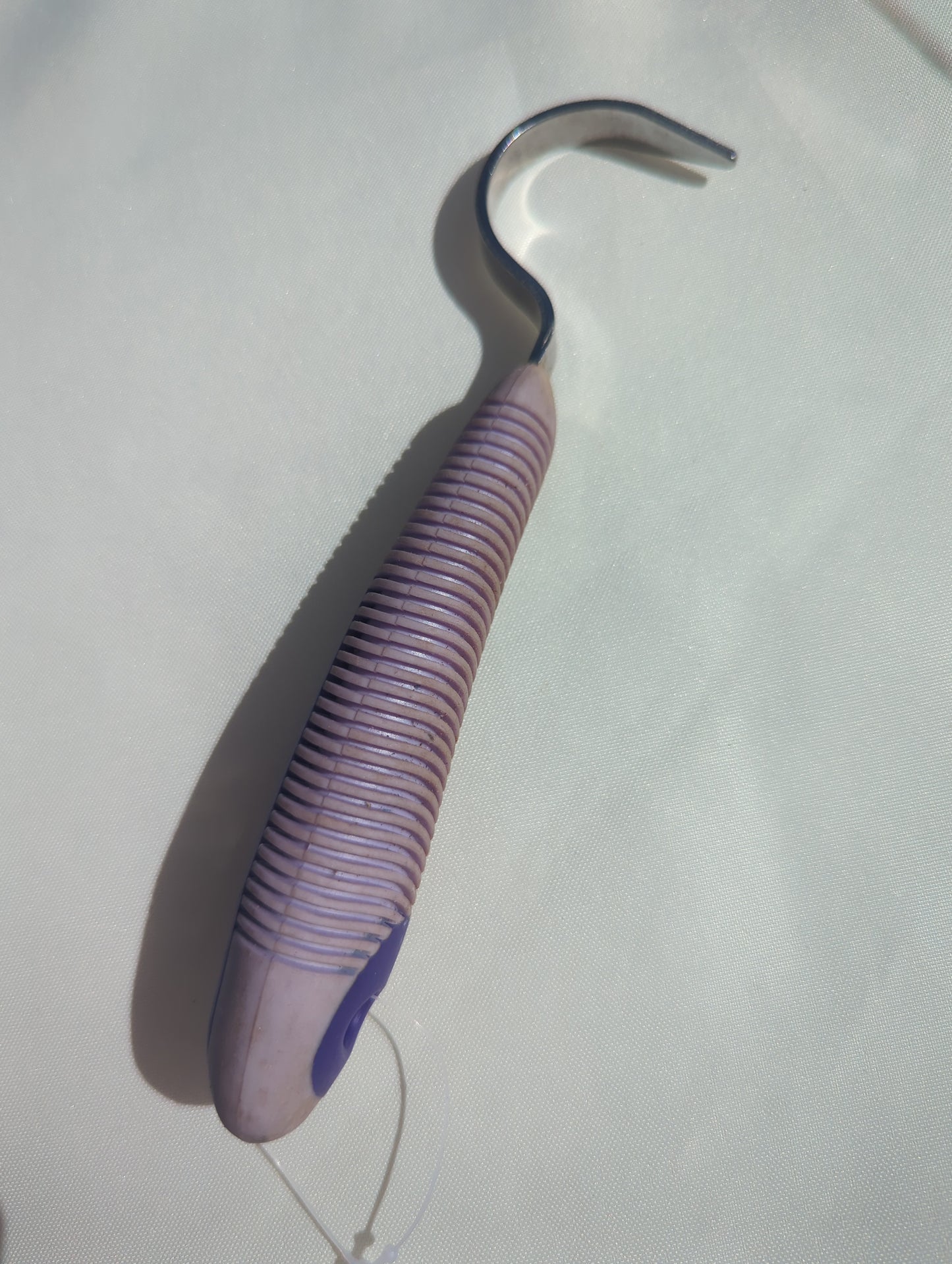 Easy grip hoof pick
