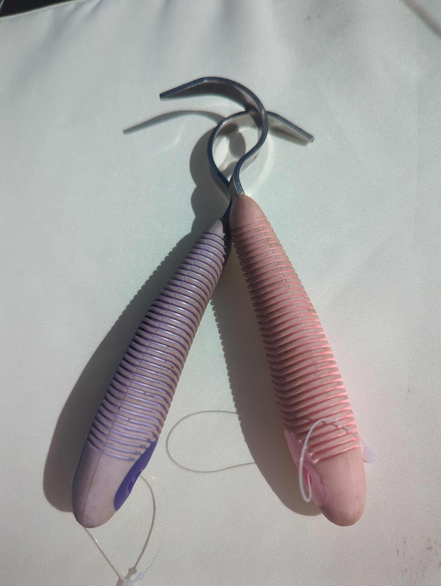 Easy grip hoof pick