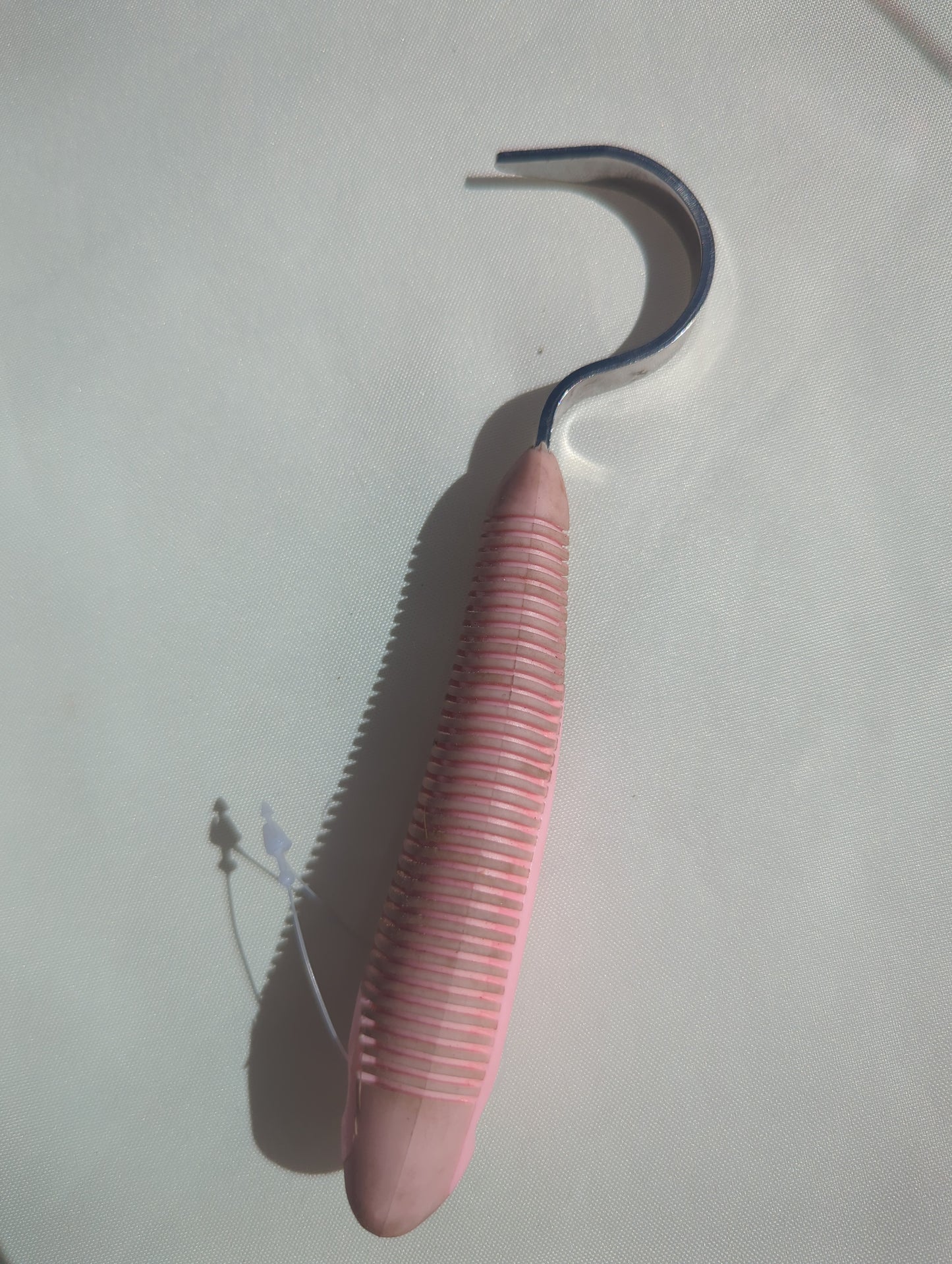 Easy grip hoof pick