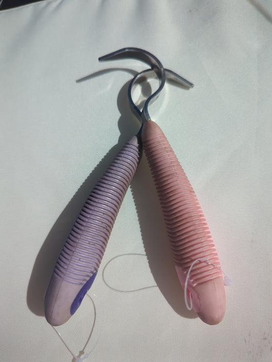 Easy grip hoof pick